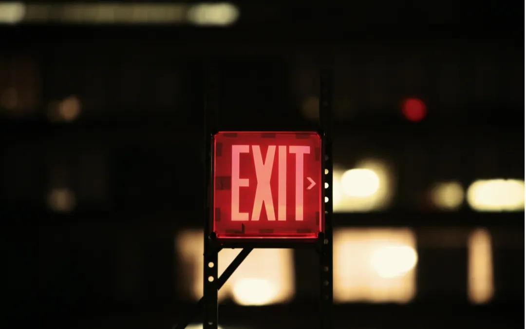 https://www.rrfireandsecurity.com/wp-content/uploads/2025/04/exit-and-emergency-lighting.webp